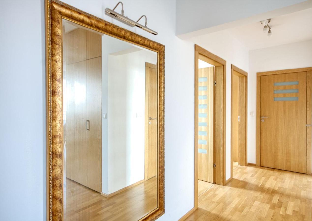 Vive Modern 3-bedroom Flat In Guarded Estate, Parking Warschau